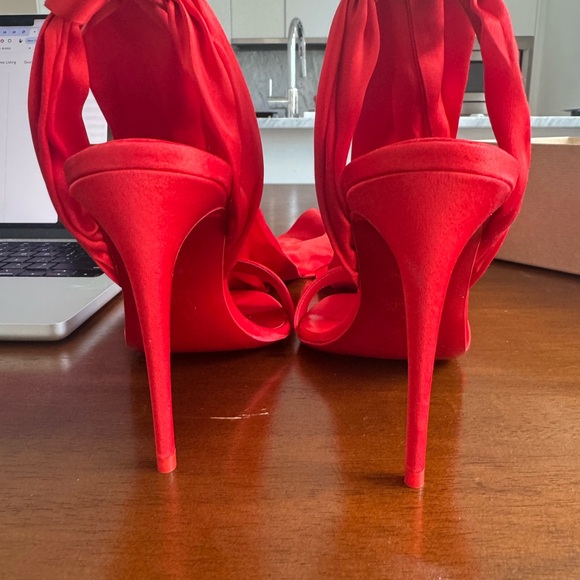 NEVER WORN Christian Louboutin Strappy Sandal - Size 36.5 EU/ 6.5 US - Picture 4 of 11